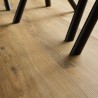 Pavimento SPC Bore Oak, estilo contemporáneo en acabado madera.