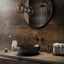 Panel SPC decorativo con textura oxidada para un estilo industrial auténtico.